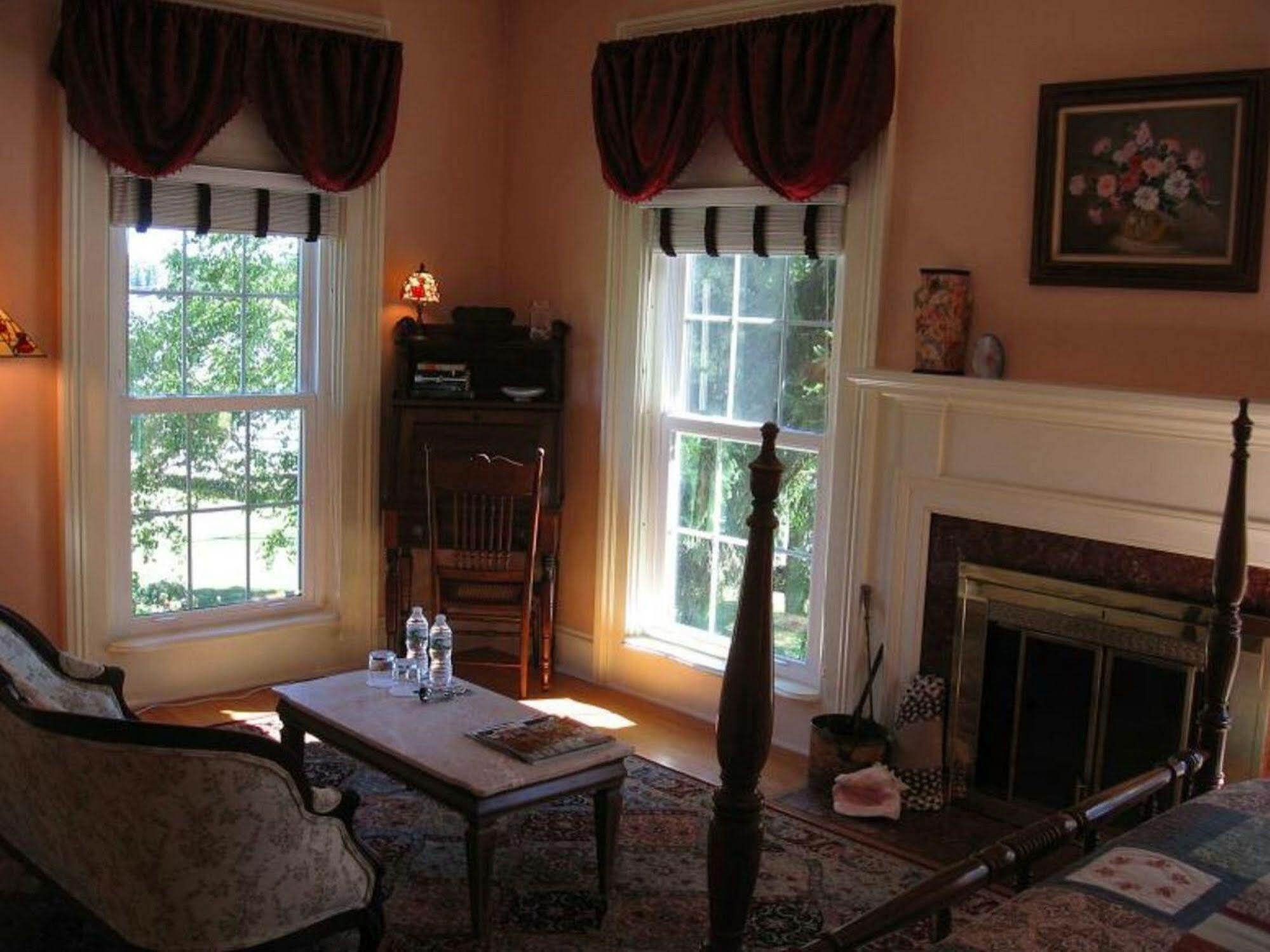 Mariaville Lake B & B Pattersonville Exterior photo