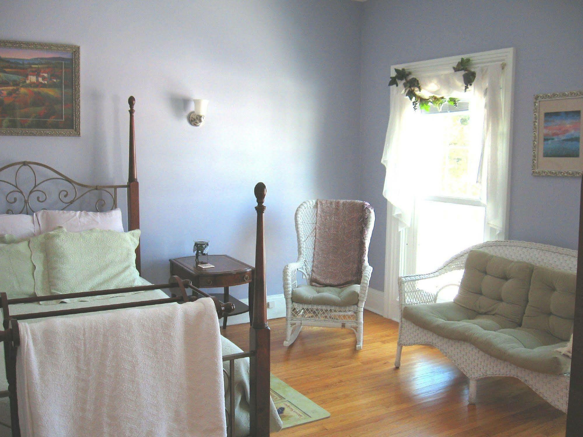 Mariaville Lake B & B Pattersonville Room photo
