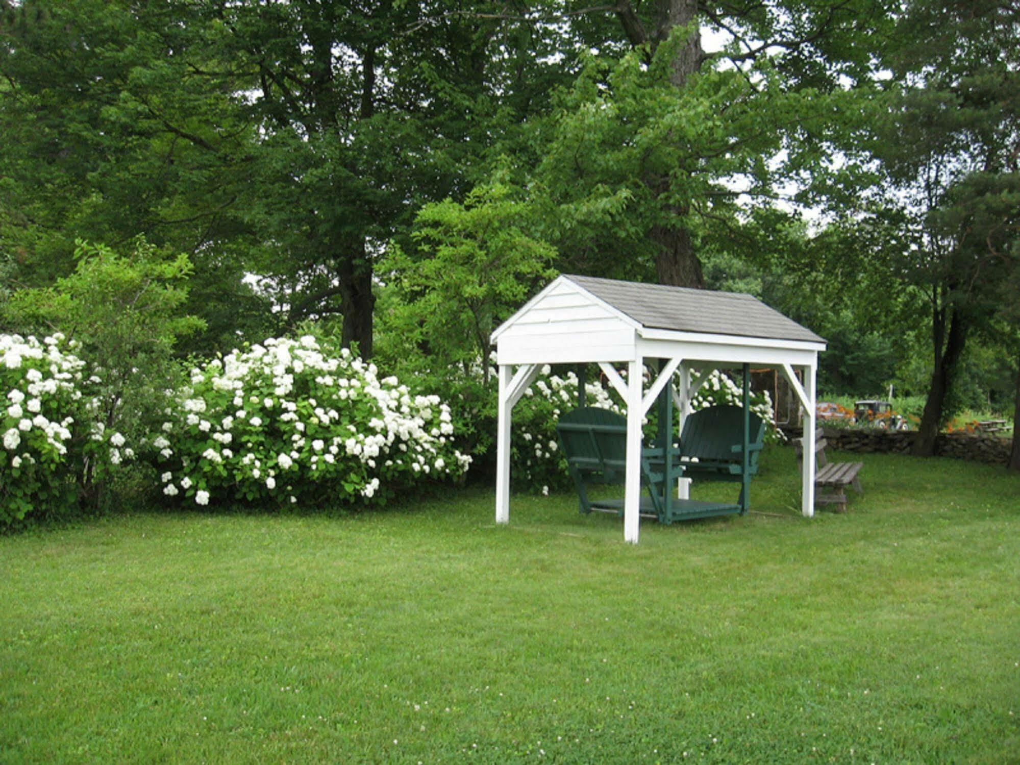 Mariaville Lake B & B Pattersonville Exterior photo
